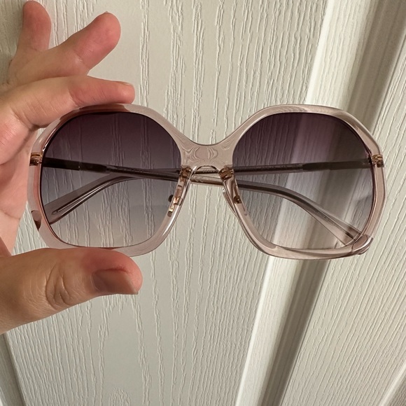 EUC Coach Oversized Geo sunglasses - Picture 5 of 6
